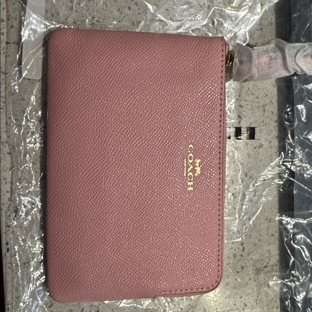 Coach Corner Zip leather Wristlet - Powder Pink - Picture 4 of 4